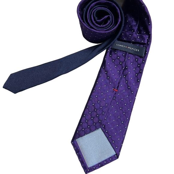 Tommy Hilfiger 100% Silk Purple Dot Tie - Picture 6 of 6